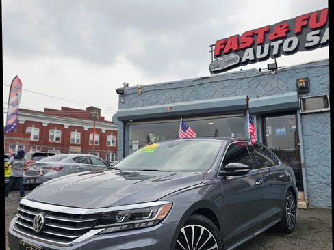 Used 2022 Volkswagen Passat 2.0T image 4