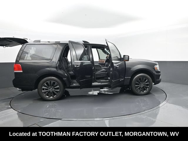 Used 2015 Lincoln Navigator 2WD image 35