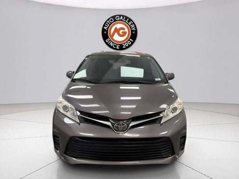 Used 2020 Toyota Sienna LE FWD image 8
