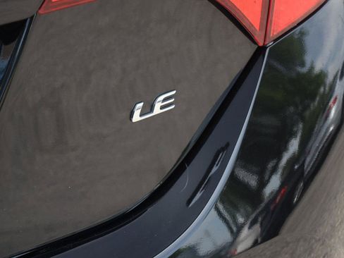 Used 2019 Toyota Corolla LE FWD image 11