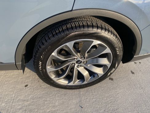 Used 2025 Lincoln Aviator Reserve w/ Illumination Package image 3