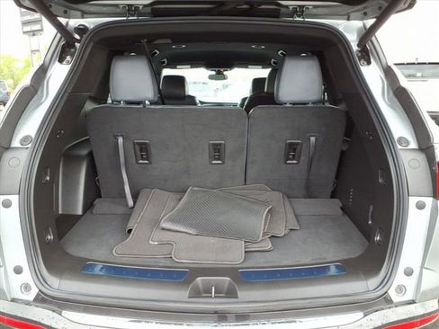 Used 2024 Buick Enclave Essence w/ Sport Touring Edition FWD image 23