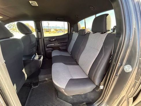 Used 2023 Toyota Tacoma TRD Off-Road image 33