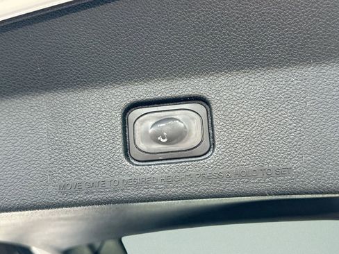 Used 2019 Ford Explorer XLT w/ Equipment Group 201A FWD image 9