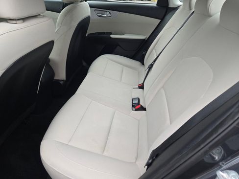 Used 2023 Kia Forte LXS image 15