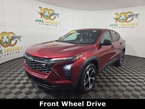 Certified 2024 Chevrolet Trax RS w/ Driver Confidence Package image 3