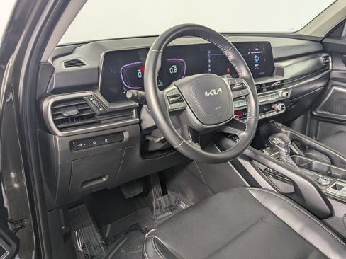 Used 2024 Kia Telluride S FWD image 11