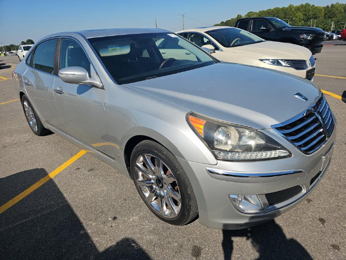 Used 2011 Hyundai Equus Signature RWD image 3