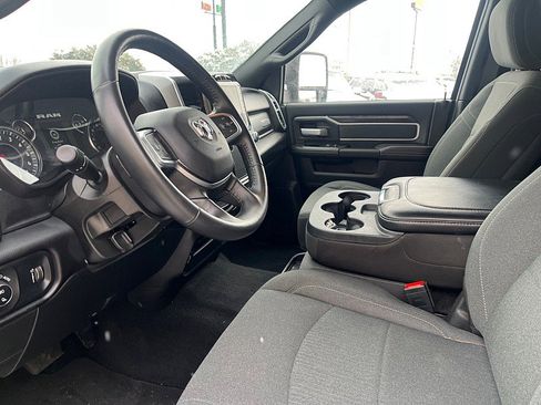 Used 2024 RAM 2500 Big Horn w/ Sport Appearance Package image 14