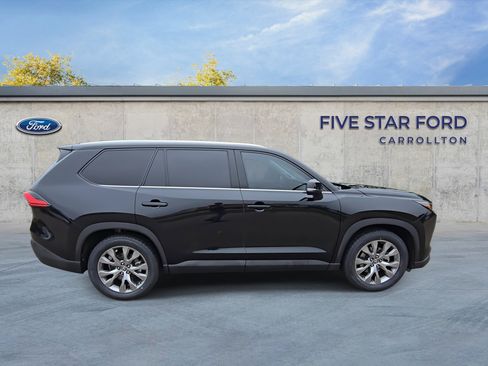 Used 2024 Toyota Grand Highlander Limited image 8