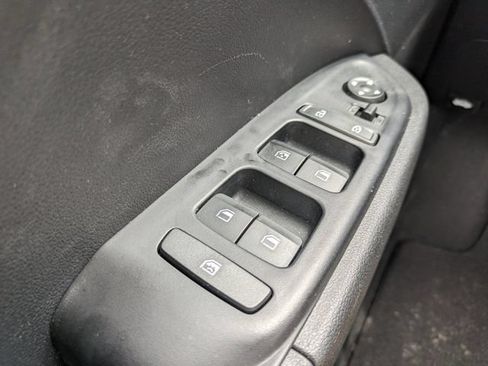 Used 2026 Hyundai Venue SEL FWD image 21