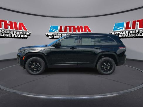 New 2026 Jeep Grand Cherokee Altitude RWD image 5
