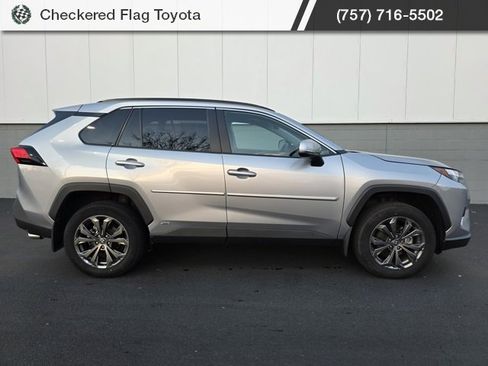 Used 2024 Toyota RAV4 XLE Premium image 9