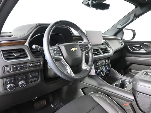 Used 2023 Chevrolet Suburban Premier w/ Advanced Technology Package AWD/4WD image 23