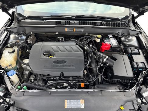 Used 2017 Ford Fusion SE image 14