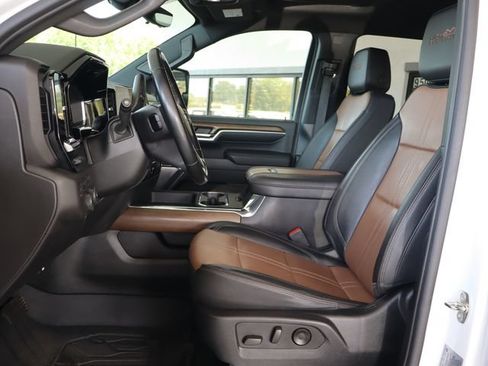 Used 2024 Chevrolet Silverado 2500 High Country w/ High Country Premium Package AWD/4WD image 15
