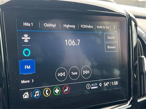 Used 2023 Chevrolet Traverse LT image 25