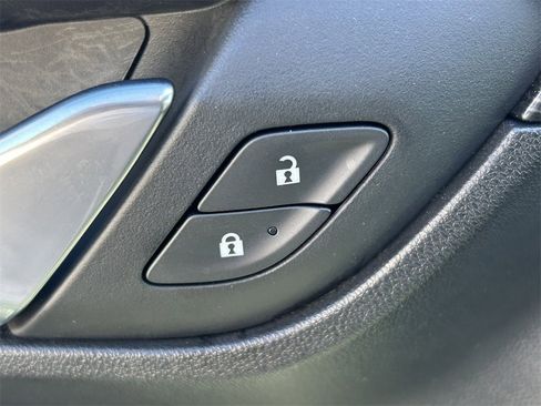 Used 2024 GMC Terrain SLE image 22