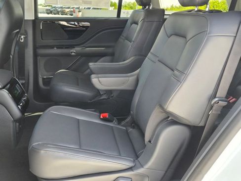 New 2026 Lincoln Aviator 2WD image 16