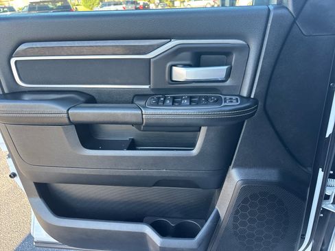Used 2024 RAM 2500 Big Horn image 17