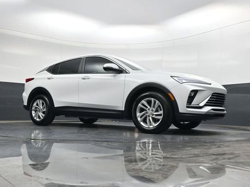 Used 2025 Buick Envista Preferred image 24