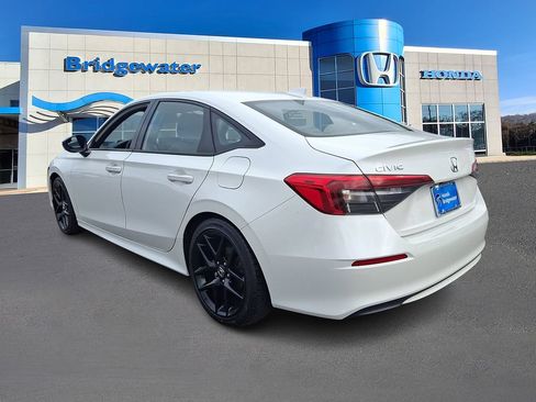 Used 2023 Honda Civic Sport image 4