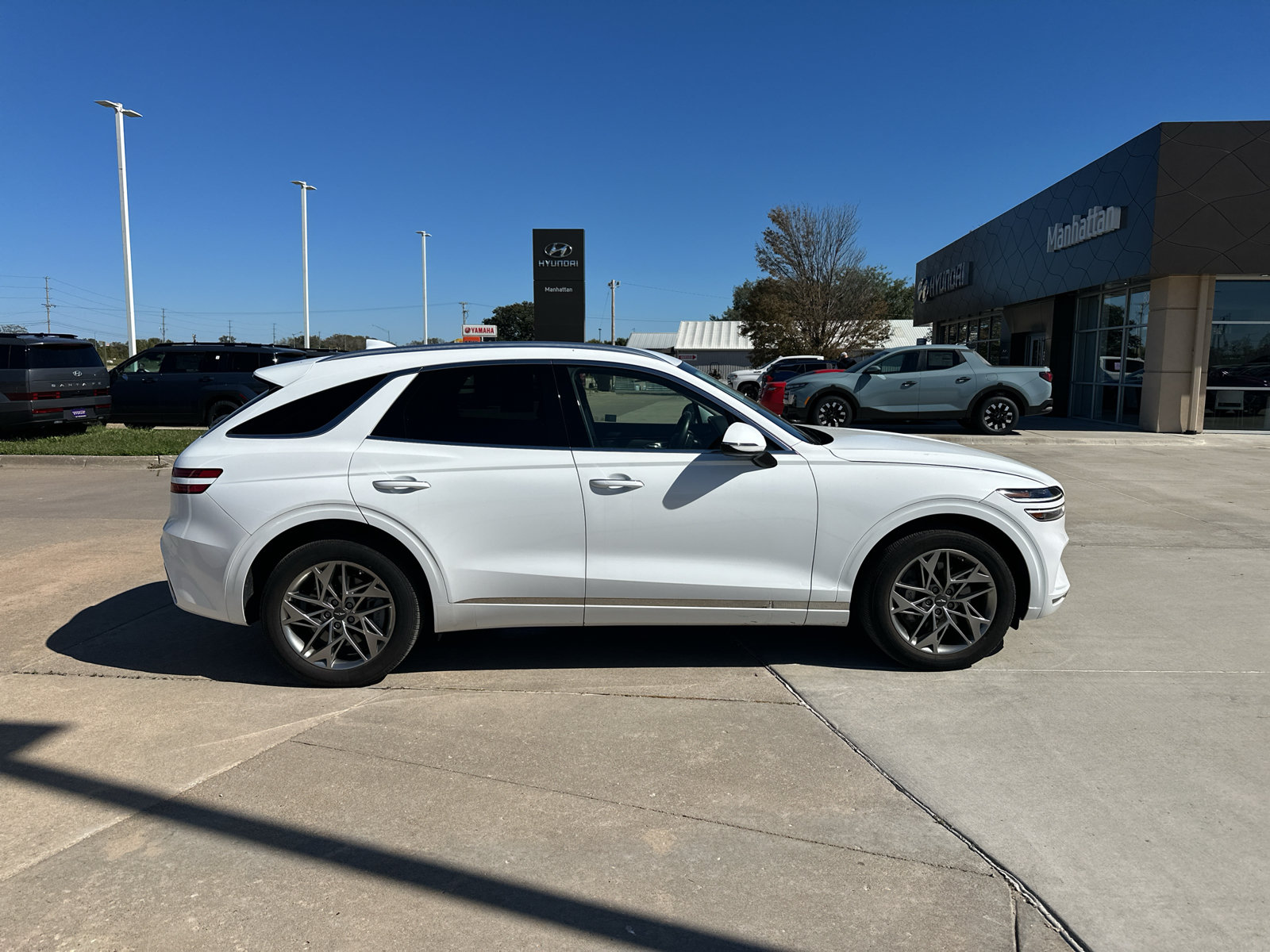 Used 2025 Genesis GV70 2.5T AWD/4WD image 12