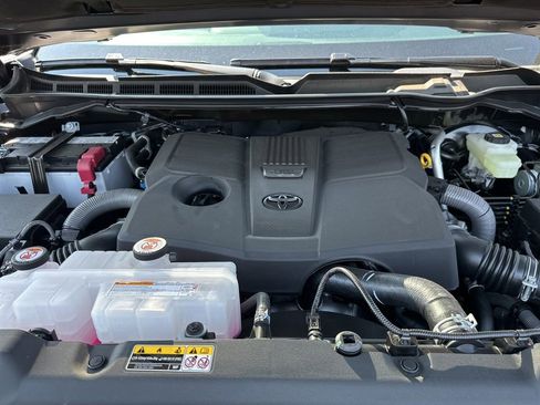 Used 2025 Toyota Tundra Limited image 33