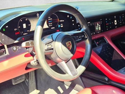 Used 2021 Porsche Taycan image 9