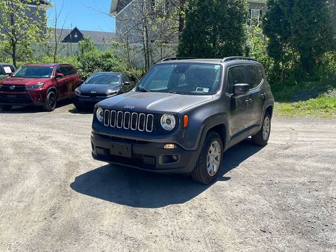 Used 2018 Jeep Renegade Latitude w/ Advanced Technology Group AWD/4WD image 1