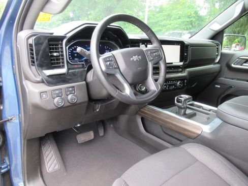 Used 2024 Chevrolet Silverado 1500 RST w/ Convenience Package II AWD/4WD image 17