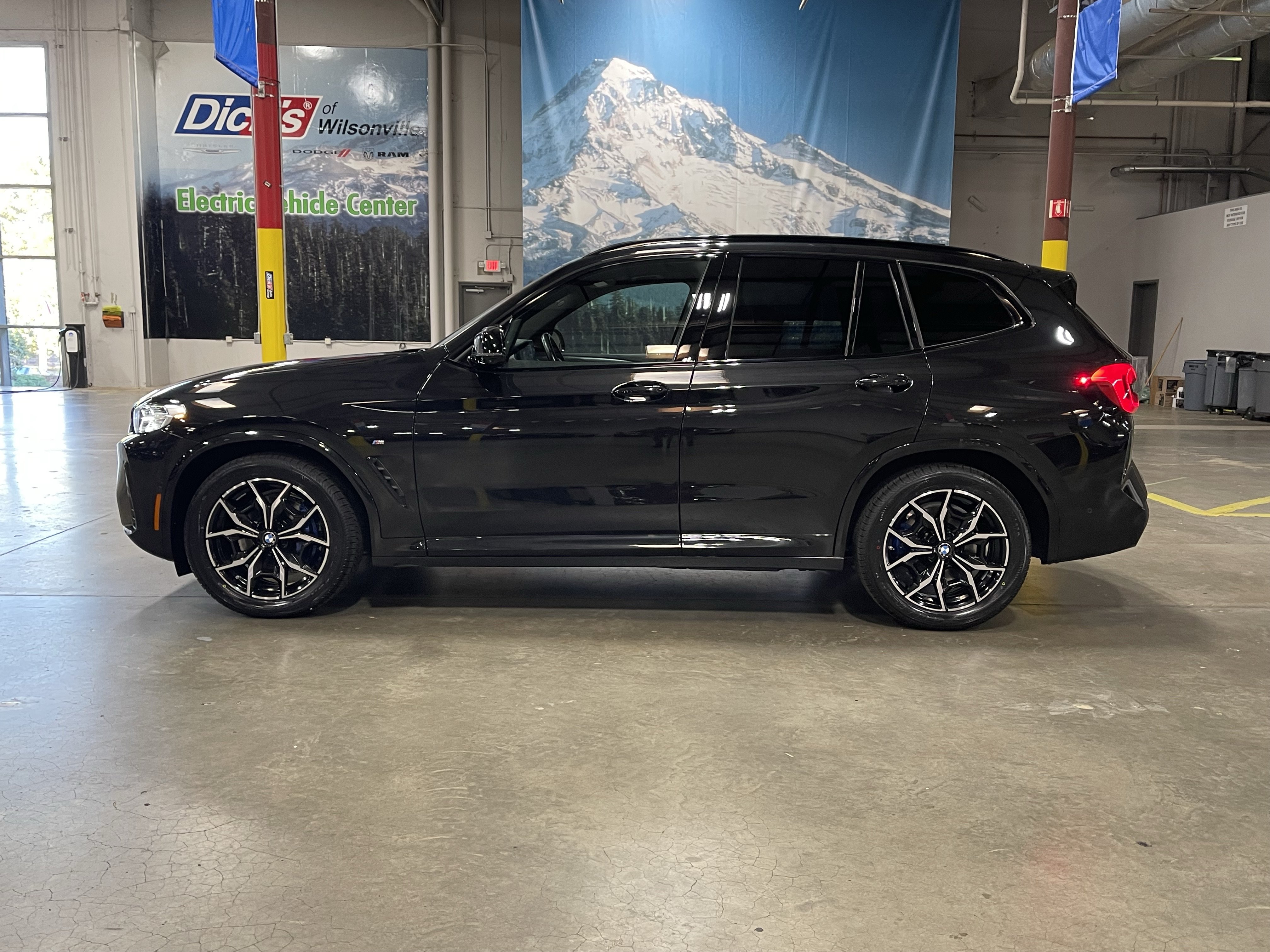 Used 2024 BMW X3 M40i AWD/4WD image 2