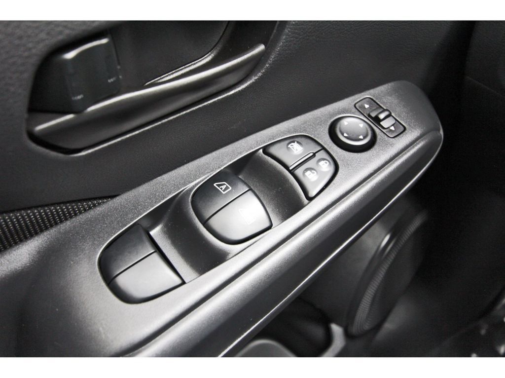 Used 2025 Nissan Kicks Play S FWD image 17