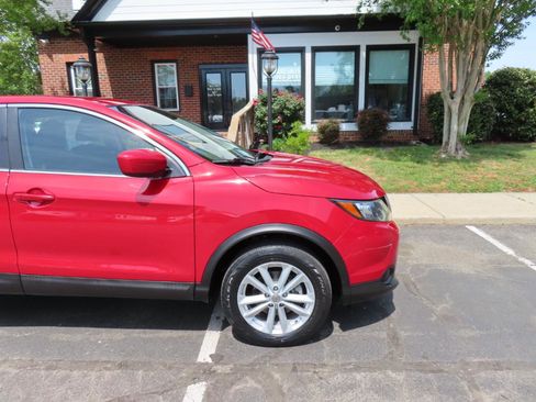 Used 2017 Nissan Rogue Sport S w/ S Appearance Package image 10