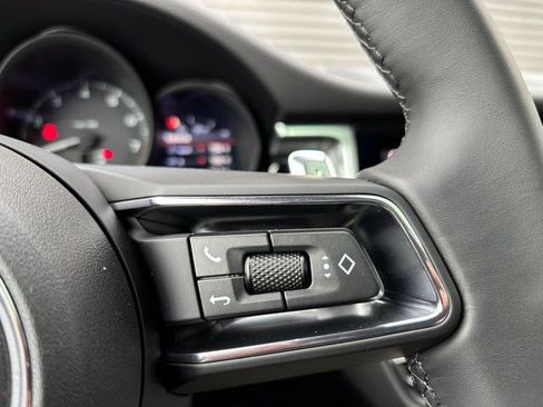 Certified 2026 Porsche Macan AWD/4WD image 16