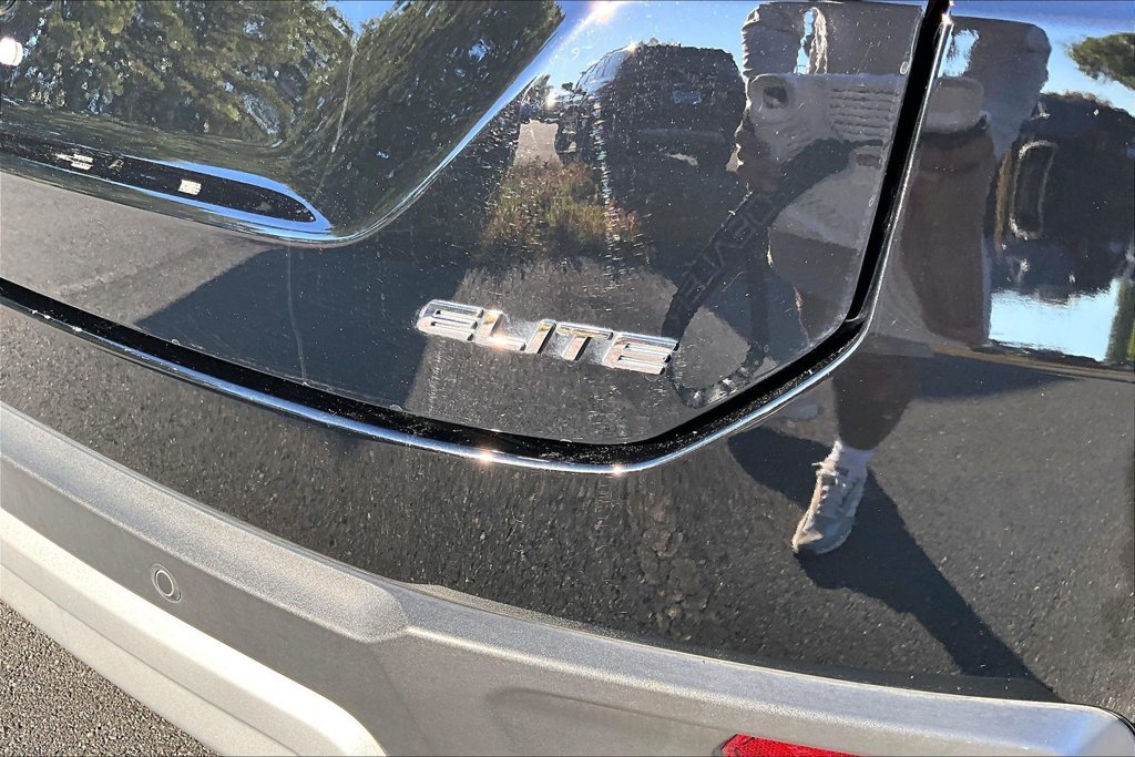 Used 2025 Honda Pilot Elite image 23