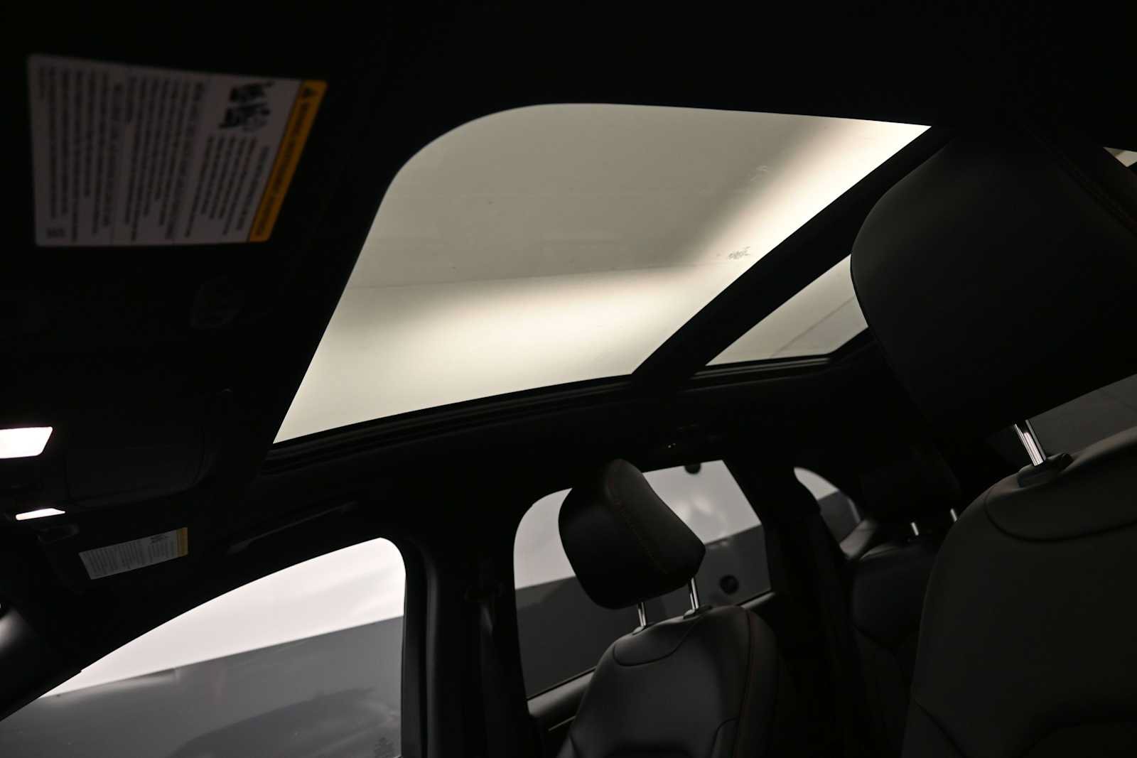 Used 2024 Ford Edge ST-Line AWD/4WD image 39