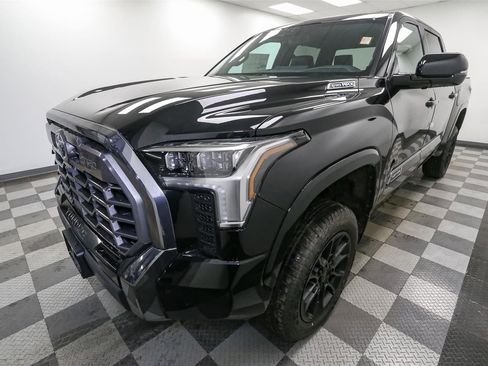 New 2025 Toyota Tundra Platinum AWD/4WD image 4
