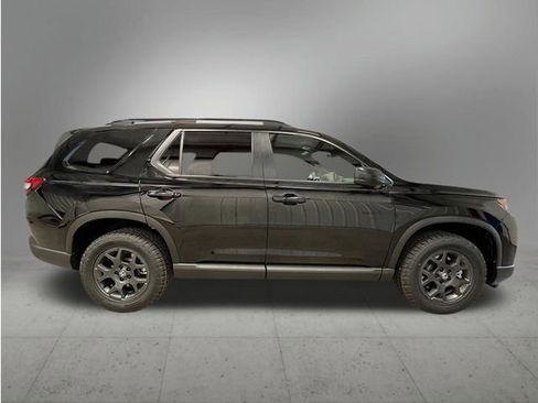 New 2026 Honda Pilot TrailSport image 8