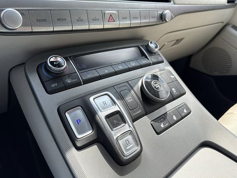 Used 2020 Hyundai Palisade SEL w/ Premium Package FWD image 17
