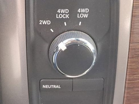 Used 2013 RAM 2500 Laramie w/ Convenience Group image 28