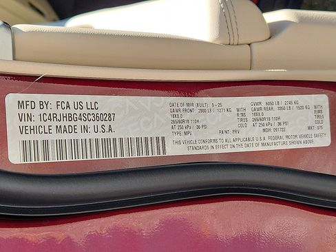 New 2025 Jeep Grand Cherokee Limited image 18