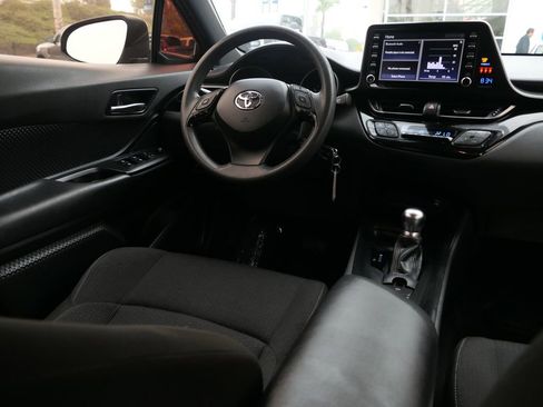 Used 2019 Toyota C-HR LE image 24