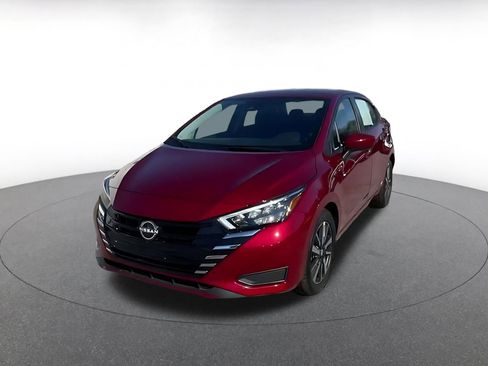 Used 2025 Nissan Versa SV FWD image 4