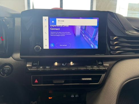 Used 2025 Toyota Camry SE image 50