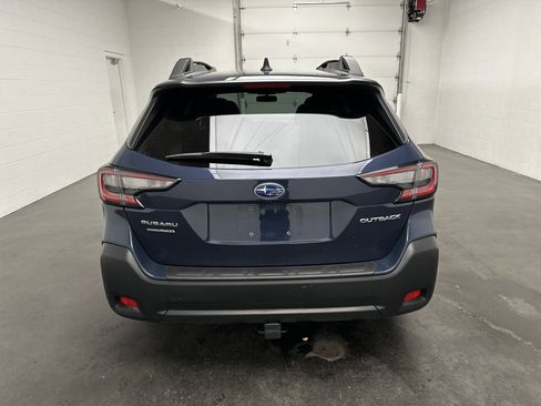 Used 2024 Subaru Outback Premium AWD/4WD image 7