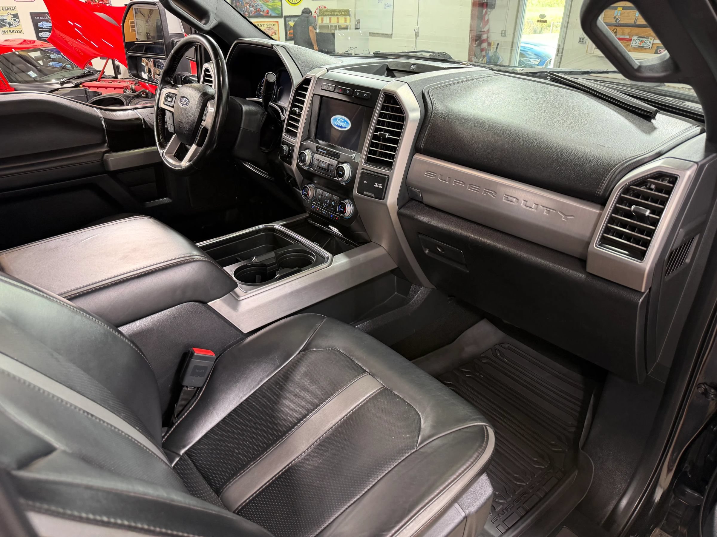 Used 2019 Ford F250 Platinum w/ Platinum Ultimate Package AWD/4WD image 19