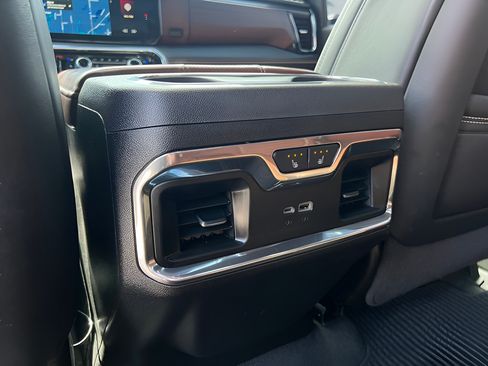 Used 2024 GMC Sierra 3500 Denali Ultimate AWD/4WD image 20
