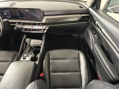 Used 2025 Kia Telluride S FWD image 32