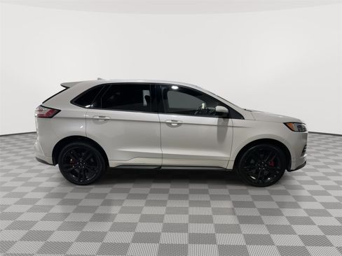 Used 2019 Ford Edge ST w/ Equipment Group 401A AWD/4WD image 6
